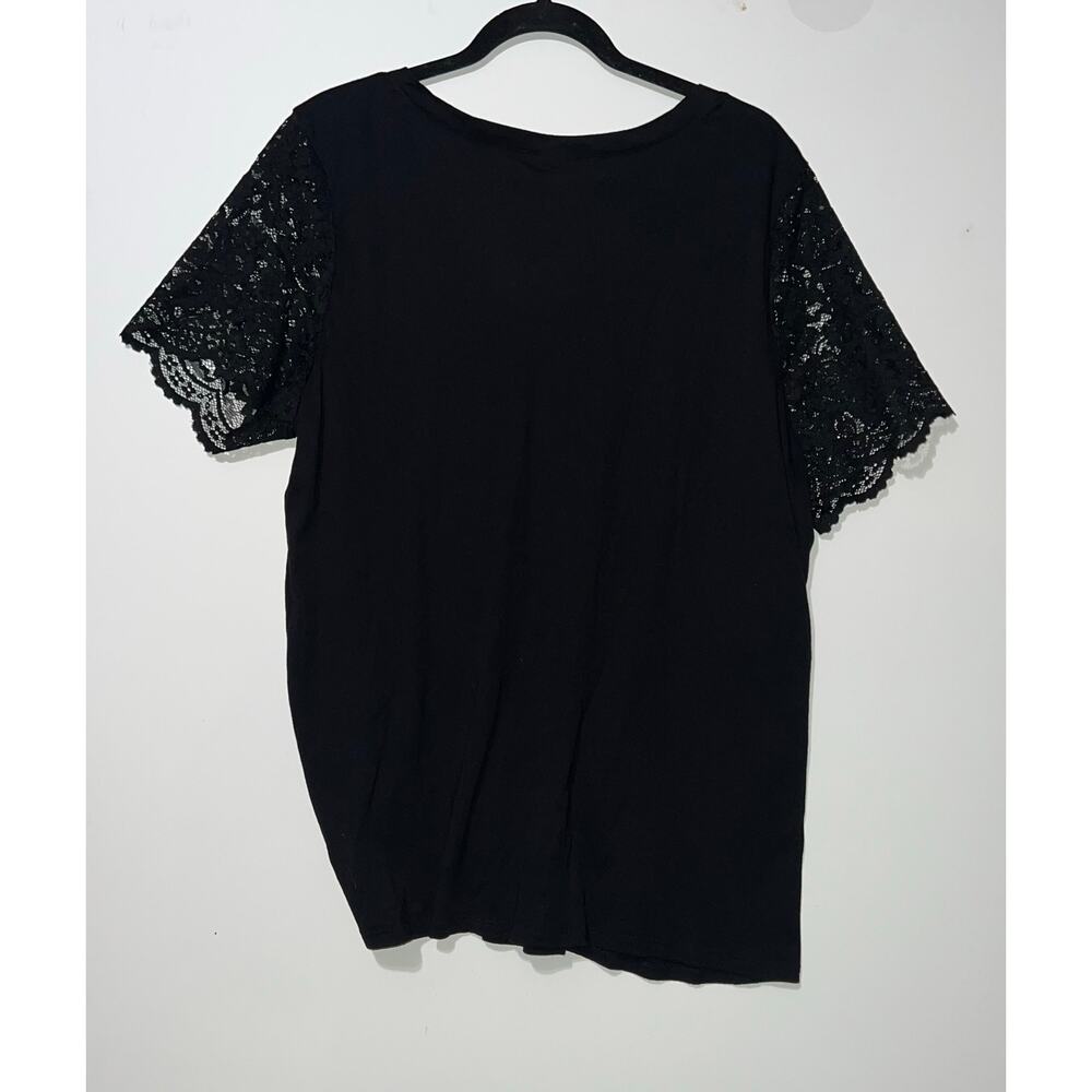 Torrid women’s black v neck lace sleeve tee